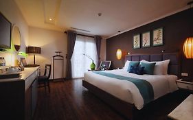 Hotel Emerald Waters Classy